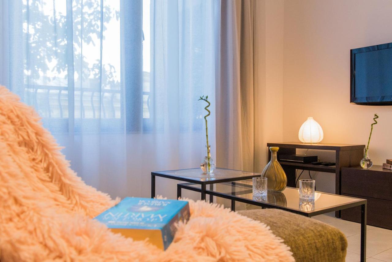 One Love Metropolitan Apartment Bucureşti Ngoại thất bức ảnh