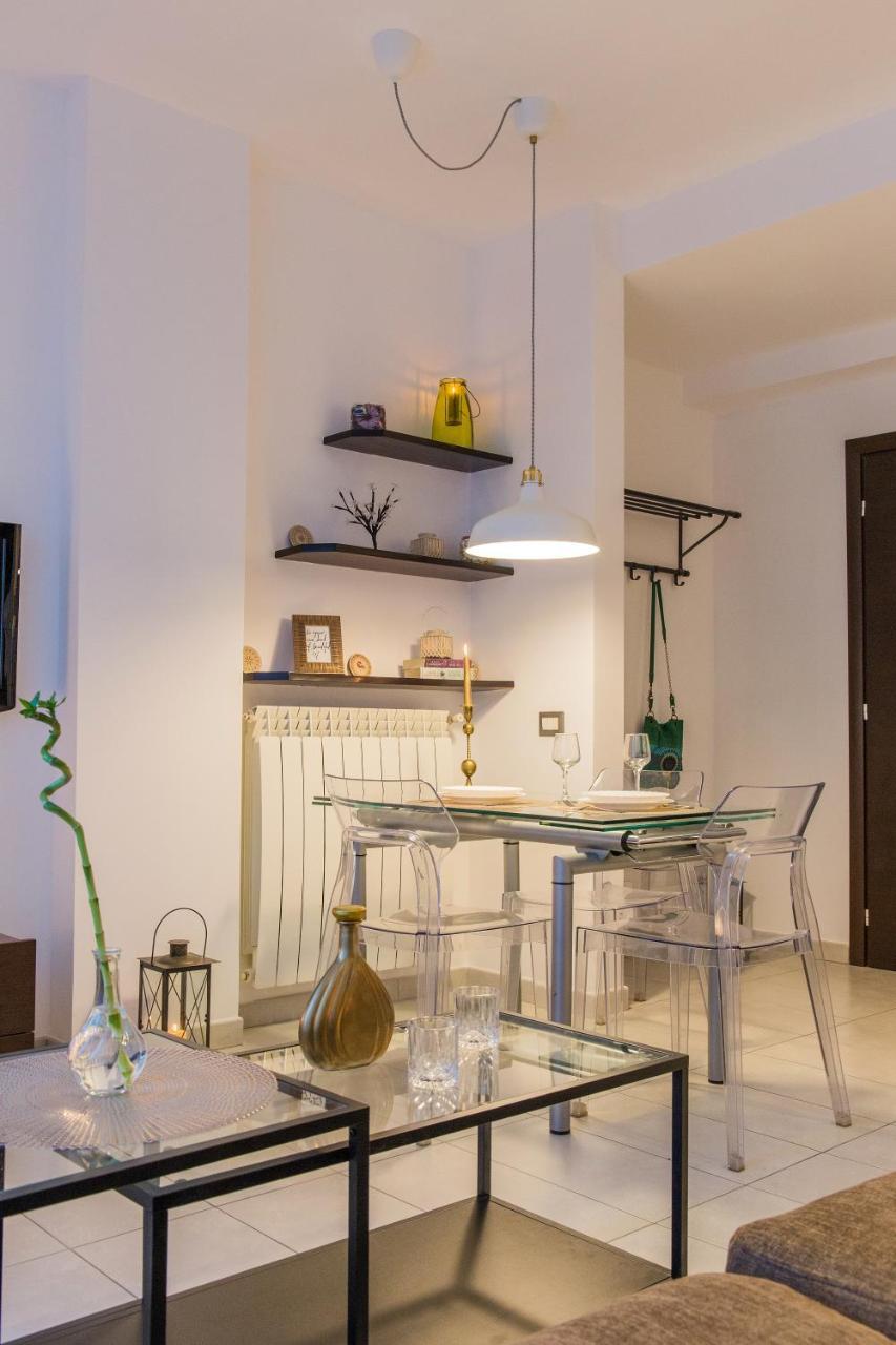 One Love Metropolitan Apartment Bucureşti Ngoại thất bức ảnh